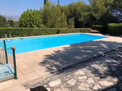 Piscine de l'établissement Appartement 2 personnes calme proche de la mer piscine tennis ou située à proximité