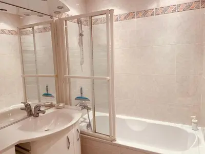 Salle de bains dans l'établissement MON2-Studio spacieux Cannes centre