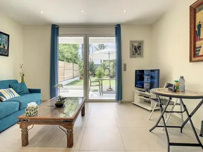 Plan de l'établissement Beautiful 1 bedroom with garden on the Croisette 254