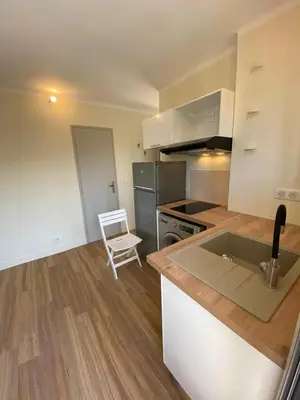 Cuisine ou kitchenette dans l'établissement Studio For 2 People Near The Beach Of Antibes