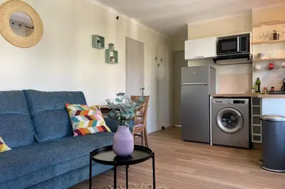 Cuisine ou kitchenette dans l'établissement Studio For 2 People Near The Beach Of Antibes