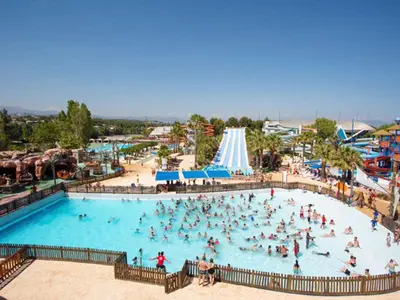 Piscine de l'établissement Hello Côte d'Azur - Spacieux 3 pieces a 5 min des plages ou située à proximité