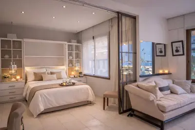Un ou plusieurs lits dans un hébergement de l'établissement Palm Paradise # Luxe - Vue Mer - Port et Plage à Pied