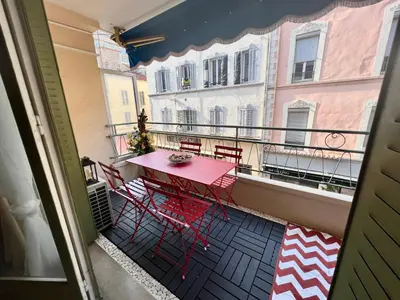 Balcon ou terrasse dans l'établissement Idéal Congrès - 1 min Mer - WIFI - hyper - centre