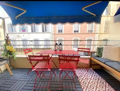 Balcon ou terrasse dans l'établissement Idéal Congrès - 1 min Mer - WIFI - hyper - centre