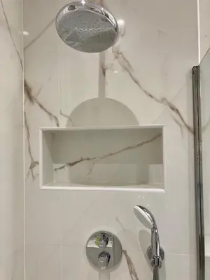 Salle de bains dans l'établissement Cannes - L'Oustaou