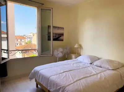 Un ou plusieurs lits dans un hébergement de l'établissement C043-Agréable 3 Pièces proche Croisette et plages