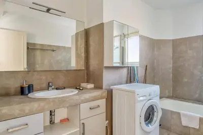 Salle de bains dans l'établissement Appartement Berthelotine - Welkeys