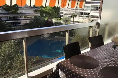 Piscine de l'établissement Nice 36 m with balcony and pool near beaches ou située à proximité