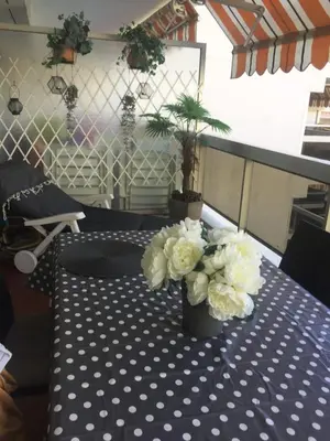 Cuisine ou kitchenette dans l'établissement Nice 36 m with balcony and pool near beaches