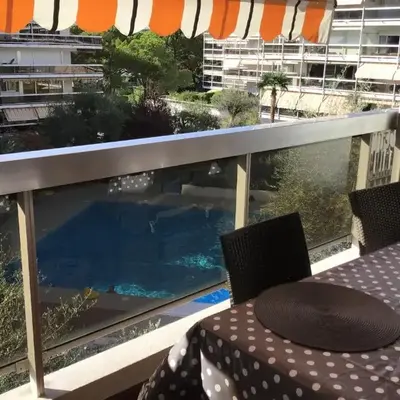 Nice 36 m with balcony and pool near beaches