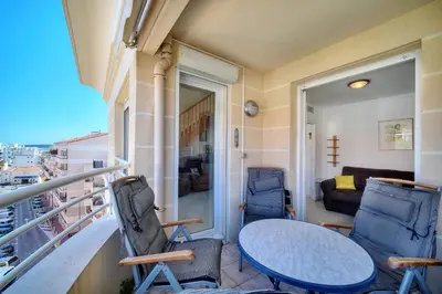 Coin salon dans l'établissement REF 1766 - Cannes Center - Apartment for rent