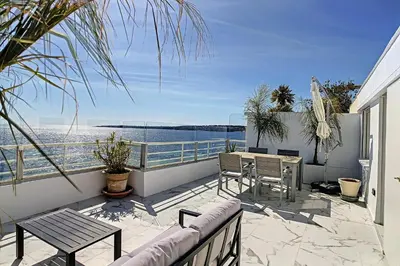 Balcon ou terrasse dans l'établissement REF 1769 - Cannes - Sea view penthouse for rent