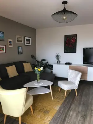 Télévision ou salle de divertissement dans l'établissement Bel appartement avec terrasse, piscine, parking privé et club de tennis, padel en sus