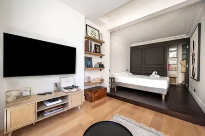 Télévision ou salle de divertissement dans l'établissement Studio de l'Horloge - Welkeys