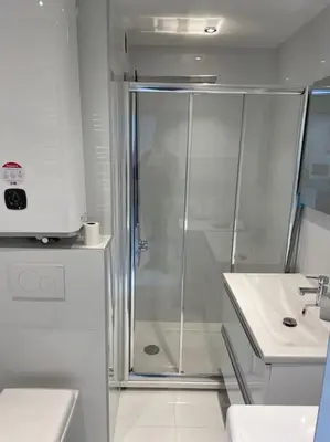Salle de bains dans l'établissement Eider croisette