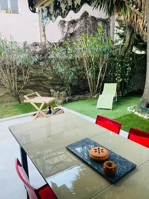 Jardin de l'établissement 3 pièces terrasse, jardin