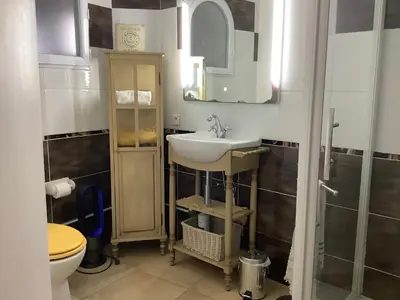 Salle de bains dans l'établissement Location Studio de charme