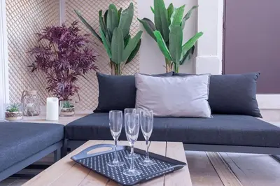 Coin salon dans l'établissement Luxury Apt With Large Terrace On Famous Rue D'antibes! - Pasteur Apt by Halldis