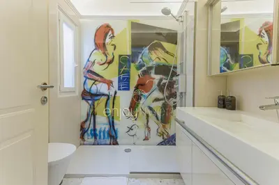 Salle de bains dans l'établissement Palais Miramar Suite Art Modern - Derniere étages Vue Mer - 75m de confort - En Face des Plages -WIFI - Clim
