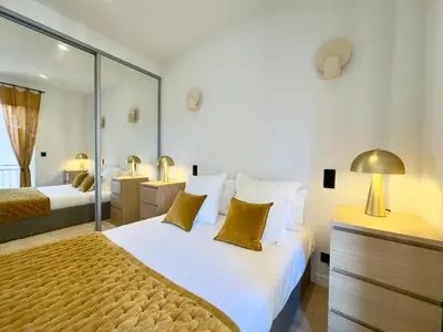 Un ou plusieurs lits dans un hébergement de l'établissement Superbe 3 pièces - 2 chambres avec Terrasse, 4 mn Palais