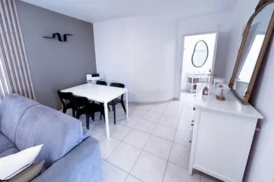 Coin salon dans l'établissement SAINT ROCH 2 - Confortable, Lumineux, Garage, Gare à 300M