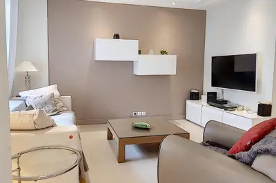 Télévision ou salle de divertissement dans l'établissement Sublime Apartment Center Croisette LIVE IN Moliere