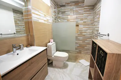 Salle de bains dans l'établissement Appartement 80 m2 au centre-ville de Cannes