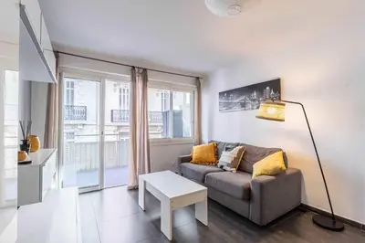 Coin salon dans l'établissement Beautiful apartment with balcony - Center Cannes
