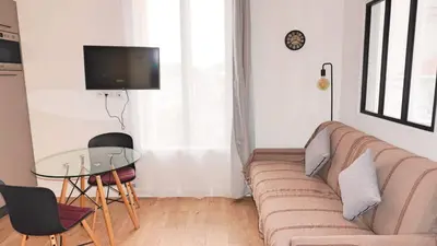 Télévision ou salle de divertissement dans l'établissement Proche Carlton & Croisette, Appartement 301 - Palmazur Vacances