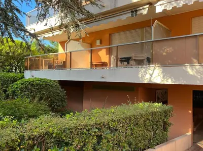 Balcon ou terrasse dans l'établissement Superbe studio avec terrasse au cap d’antibes
