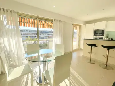 Cuisine ou kitchenette dans l'établissement PR Croisette, by Welcome to Cannes