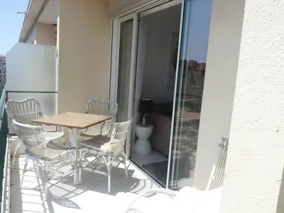 Balcon ou terrasse dans l'établissement Two bedroom apartment next to the Croisette in Cannes a short walk to the Palais des Festivals - 1961