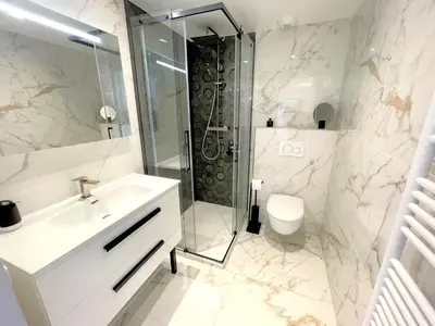 Salle de bains dans l'établissement Alba DeLuxe - 3 Bedroom Pointe Croisette, by Welcome to Cannes