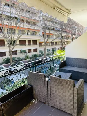 Balcon ou terrasse dans l'établissement Magnifique Modern appartement avec terrasse FERN12