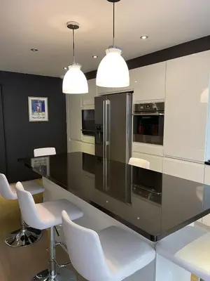Cuisine ou kitchenette dans l'établissement Magnifique Modern appartement avec terrasse FERN12