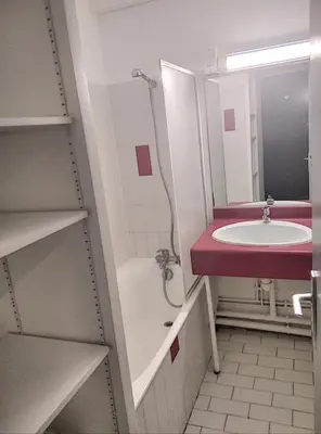 Salle de bains dans l'établissement Résidence Graziella Studio 305