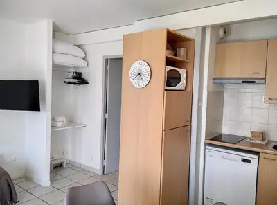 Cuisine ou kitchenette dans l'établissement Résidence Graziella Studio 408