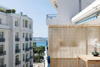 Balcon ou terrasse dans l'établissement Martinez area Superb 1 bed w XXL terrace