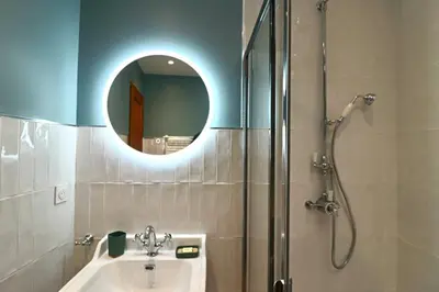 Salle de bains dans l'établissement Bright Apartment Renovated in Center of Old Antibes