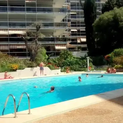 Superbe studio avec piscine ext