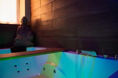 Plan de l'établissement Le balneo jacuzzi Vieil Antibes Safranier