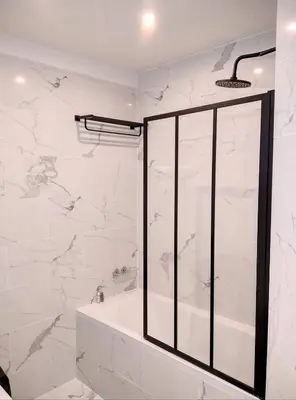 Salle de bains dans l'établissement Résidence Armorial