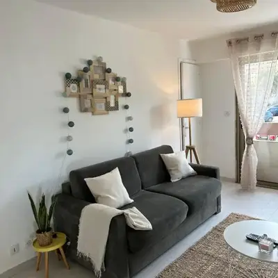 Spacieux studio à Golfe Juan 2 minutes des plages