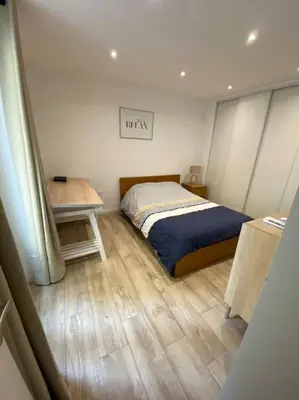 Un ou plusieurs lits dans un hébergement de l'établissement Le Coeur du Port de Golfe Juan - Parking - Clim - Wifi