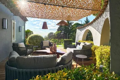 Coin salon dans l'établissement Cannes magnifique villa vue mer basse Californie