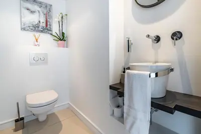 Salle de bains dans l'établissement Cannes centre dernier étage