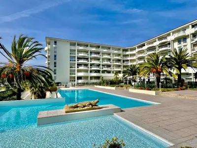 Piscine de l'établissement Appartement tout confort vue mer ou située à proximité