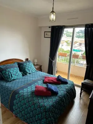 Un ou plusieurs lits dans un hébergement de l'établissement Spacious Apartment in Vallauris for Art Lovers