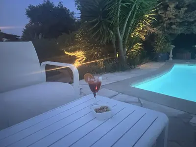 Piscine de l'établissement Domaine des Tuilières avec piscine ou située à proximité